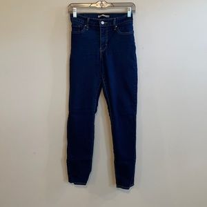 Levi’s 311 Jeans Shaping Skinny